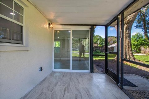 House in Tampa, Florida 3 bedrooms, 93.65 sq.m. № 2430835 - photo 17