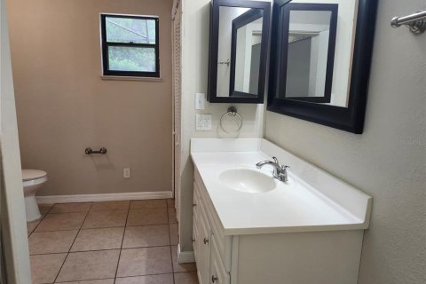 House in Spring Hill, Florida 3 bedrooms, 149.48 sq.m. № 1631696 - photo 10