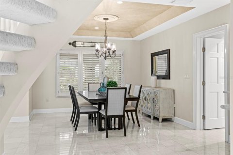 House in Tampa, Florida 5 bedrooms, 506.78 sq.m. № 1673335 - photo 13