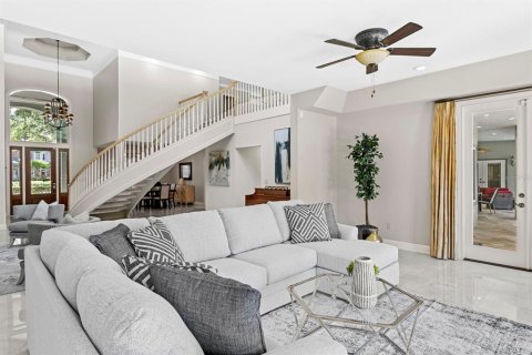 House in Tampa, Florida 5 bedrooms, 506.78 sq.m. № 1673335 - photo 19
