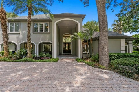 House in Tampa, Florida 5 bedrooms, 506.78 sq.m. № 1673335 - photo 5