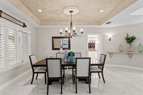 House in Tampa, Florida 5 bedrooms, 506.78 sq.m. № 1673335 - photo 14