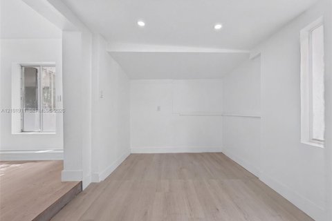 Villa ou maison à louer à Miami, Floride: 4 chambres, 148.64 m2 № 2404235 - photo 9
