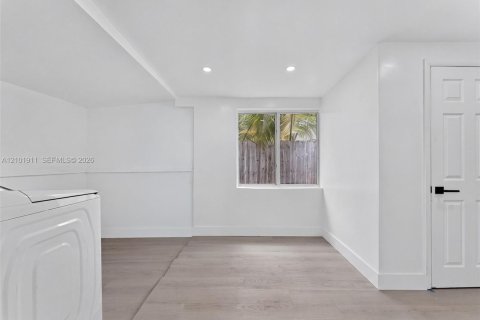 Villa ou maison à louer à Miami, Floride: 4 chambres, 148.64 m2 № 2404235 - photo 10