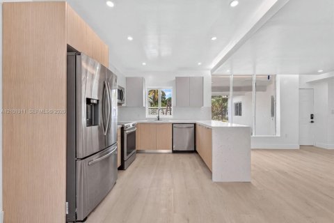 Villa ou maison à louer à Miami, Floride: 4 chambres, 148.64 m2 № 2404235 - photo 8