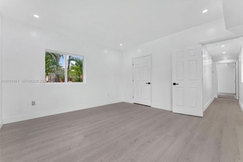 Villa ou maison à louer à Miami, Floride: 4 chambres, 148.64 m2 № 2404235 - photo 27