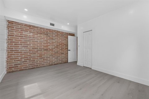 Villa ou maison à louer à Miami, Floride: 4 chambres, 148.64 m2 № 2404235 - photo 21