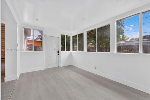 Villa ou maison à louer à Miami, Floride: 4 chambres, 148.64 m2 № 2404235 - photo 17