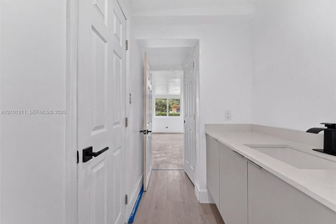 Villa ou maison à louer à Miami, Floride: 4 chambres, 148.64 m2 № 2404235 - photo 11