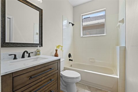 Casa en venta en Orlando, Florida, 5 dormitorios, 265.05 m2 № 1853755 - foto 25