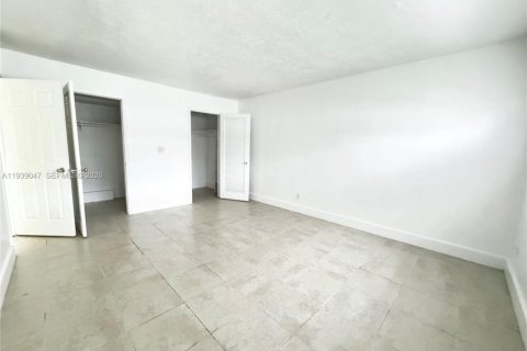 Copropriété à louer à North Miami, Floride: 1 chambre, 92.07 m2 № 1997644 - photo 12