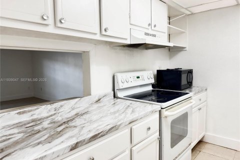 Copropriété à louer à North Miami, Floride: 1 chambre, 92.07 m2 № 1997644 - photo 8