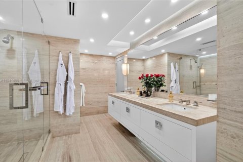 Condominio en venta en Bal Harbour, Florida, 3 dormitorios, 310.29 m2 № 2000431 - foto 17