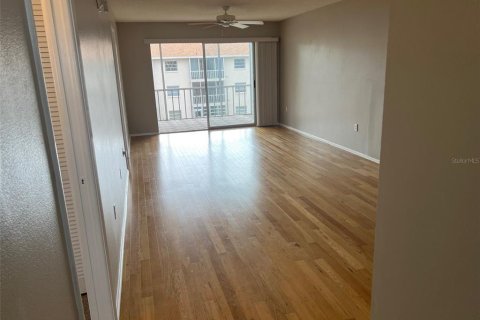 Condo in Sarasota, Florida, 2 bedrooms  № 1528216 - photo 7