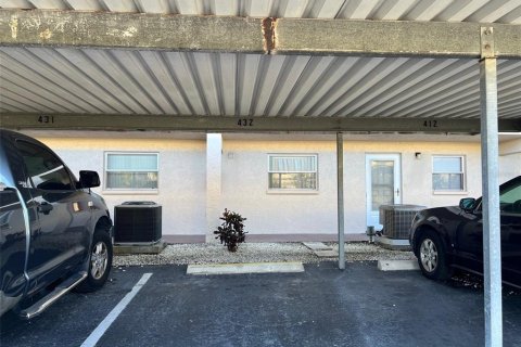 Condo in Sarasota, Florida, 2 bedrooms  № 1528216 - photo 21