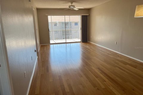 Condo in Sarasota, Florida, 2 bedrooms  № 1528216 - photo 19