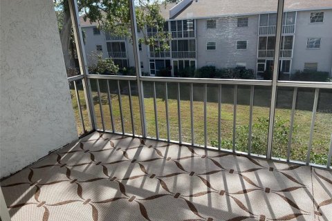 Condo in Sarasota, Florida, 2 bedrooms  № 1528216 - photo 8