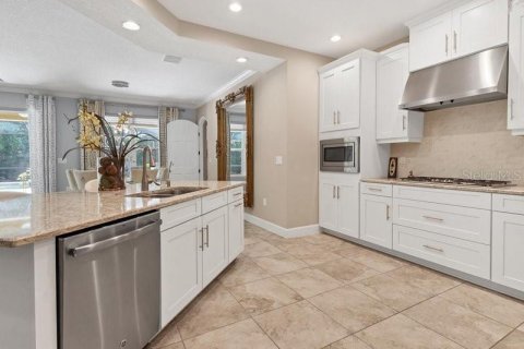 House in Brandon, Florida 5 bedrooms, 299.89 sq.m. № 1878204 - photo 23