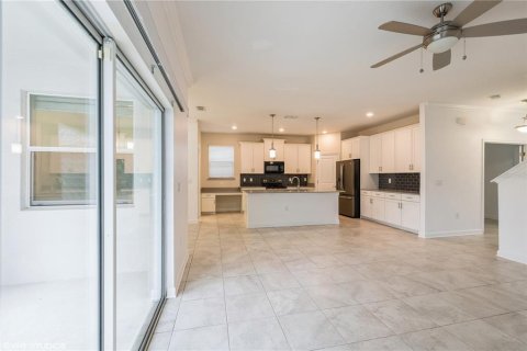 Casa en alquiler en Orlando, Florida, 5 dormitorios, 244.7 m2 № 1914083 - foto 6