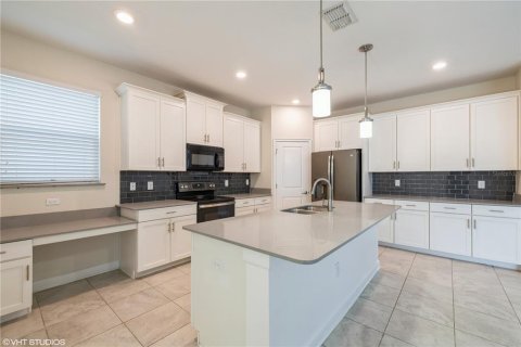 Casa en alquiler en Orlando, Florida, 5 dormitorios, 244.7 m2 № 1914083 - foto 5