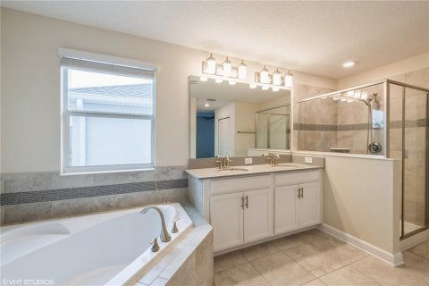 Casa en alquiler en Orlando, Florida, 5 dormitorios, 244.7 m2 № 1914083 - foto 4