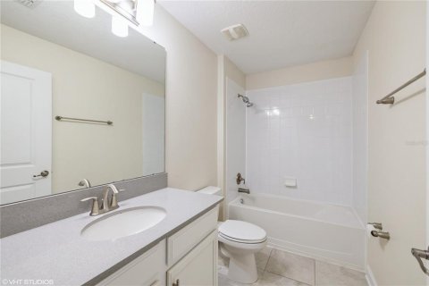 Casa en alquiler en Orlando, Florida, 5 dormitorios, 244.7 m2 № 1914083 - foto 24