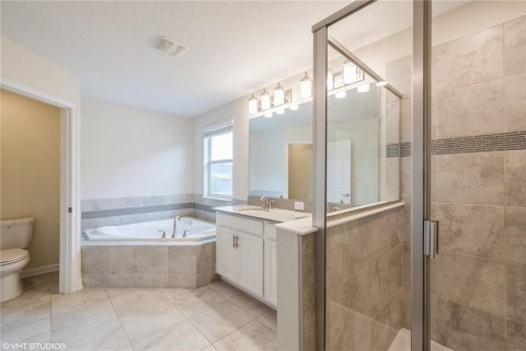 Casa en alquiler en Orlando, Florida, 5 dormitorios, 244.7 m2 № 1914083 - foto 15