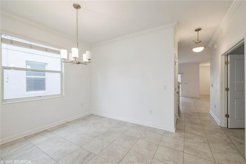 Casa en alquiler en Orlando, Florida, 5 dormitorios, 244.7 m2 № 1914083 - foto 10