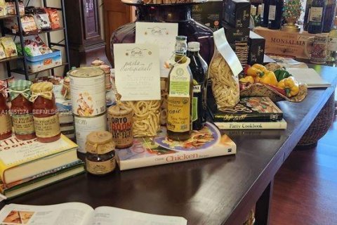 Propiedad comercial en venta en Hollywood, Florida № 1961857 - foto 2