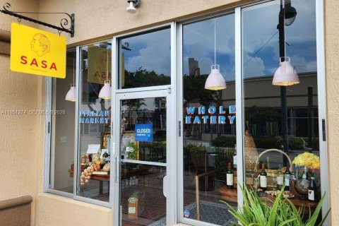 Propiedad comercial en venta en Hollywood, Florida № 1961857 - foto 3