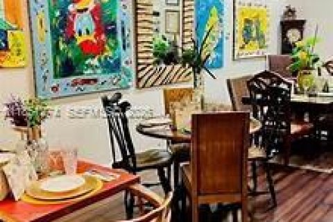 Propiedad comercial en venta en Hollywood, Florida № 1961857 - foto 5