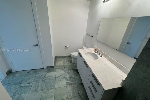 Condo in Miami, Florida  № 1974698 - photo 15