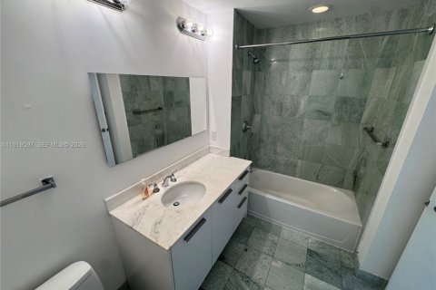 Condo in Miami, Florida  № 1974698 - photo 14