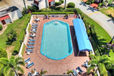 Condo in Lake Worth, Florida, 1 bedroom  № 1098838 - photo 1
