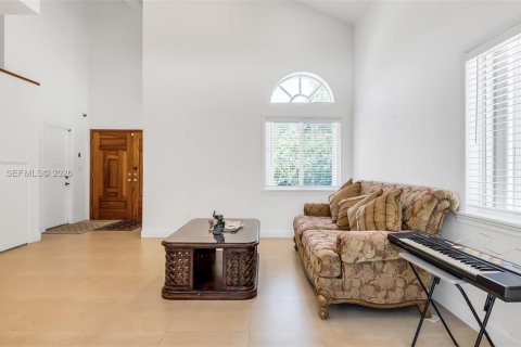 Villa ou maison à vendre à Cutler Bay, Floride: 4 chambres, 189.24 m2 № 2086730 - photo 9