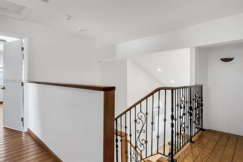Villa ou maison à vendre à Cutler Bay, Floride: 4 chambres, 189.24 m2 № 2086730 - photo 12