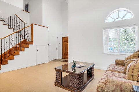 Villa ou maison à vendre à Cutler Bay, Floride: 4 chambres, 189.24 m2 № 2086730 - photo 10