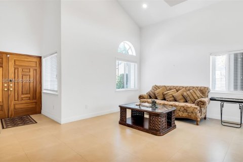 Villa ou maison à vendre à Cutler Bay, Floride: 4 chambres, 189.24 m2 № 2086730 - photo 8