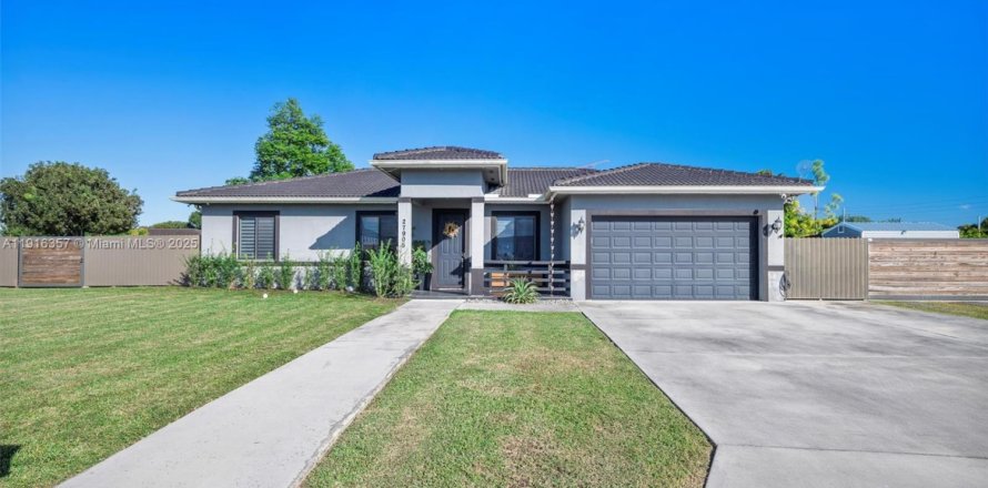 Дом в Хомстед, Флорида 3 спальни № 1972145