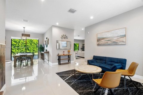 Купить виллу или дом в Хомстед, Флорида 3 спальни, № 1972145 - фото 4