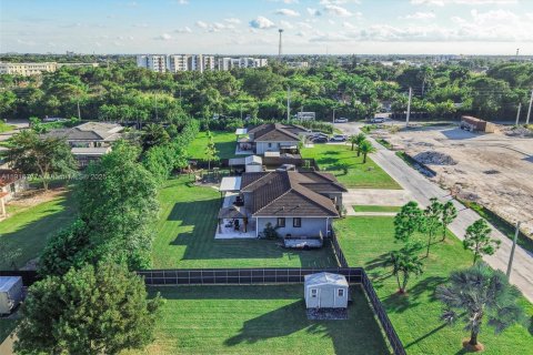 Купить виллу или дом в Хомстед, Флорида 3 спальни, № 1972145 - фото 29