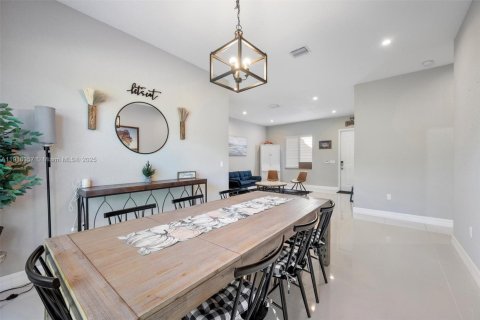 Купить виллу или дом в Хомстед, Флорида 3 спальни, № 1972145 - фото 7