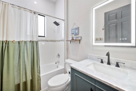 Купить виллу или дом в Хомстед, Флорида 3 спальни, № 1972145 - фото 21