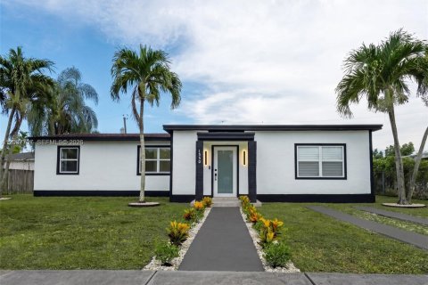 Casa en venta en Homestead, Florida, 3 dormitorios № 2155029 - foto 1