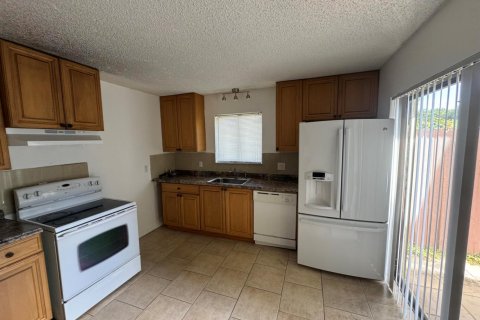 Appartement à louer à West Palm Beach, Floride: 2 chambres, 118.17 m2 № 2176965 - photo 9