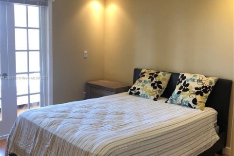 Condo in Miami Beach, Florida, 1 bedroom  № 1729281 - photo 9