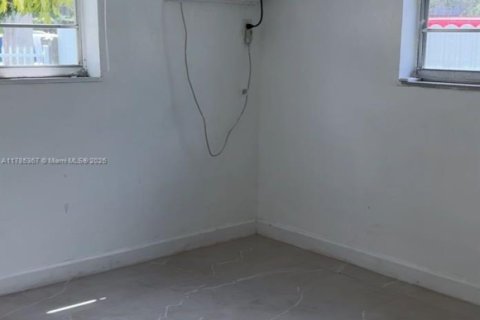 Copropriété à louer à Miami, Floride: 2 chambres, 389.07 m2 № 1701071 - photo 6