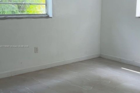 Copropriété à louer à Miami, Floride: 2 chambres, 389.07 m2 № 1701071 - photo 7