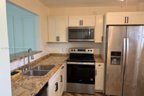 Снять в аренду кондоминиум в Лодерхилл, Флорида 2 спальни, 104.98м2, № 1962970 - фото 9