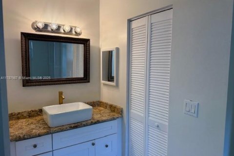 Снять в аренду кондоминиум в Лодерхилл, Флорида 2 спальни, 104.98м2, № 1962970 - фото 15